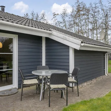 Tinka - 1-2km To The Fjord By Interhome